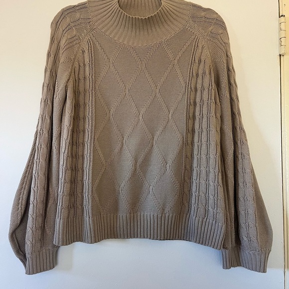 Sweaters - Women's Cable Knit Sweater - Tan